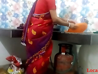 Desi Bengali desi Village Indian Bhabi Kitchen Copulation In Red Saree ( Official Video By Localsex31)